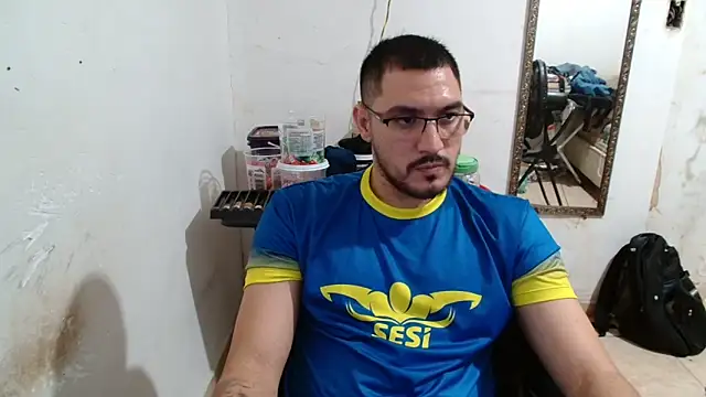 Snapshot of Leonino231 chatting on November 4, 8:45 pm Leonino231 online show from November 4, 8:45 pm