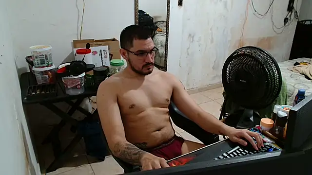 Snapshot of Leonino231 chatting on November 12, 9:40 pm Leonino231 online show from November 12, 9:40 pm