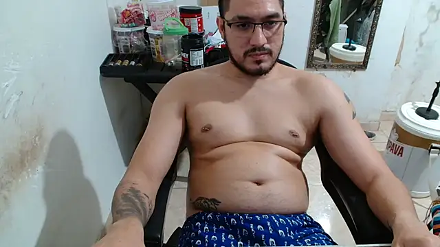Snapshot of Leonino231 chatting on October 11, 4:46 am Leonino231 online show from October 11, 4:46 am