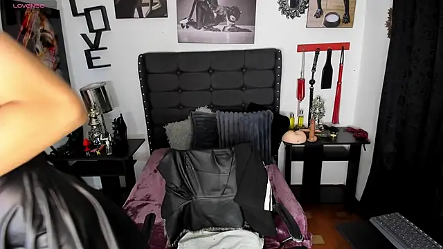 LunarisSmith online show from February 19, 6:05 pm