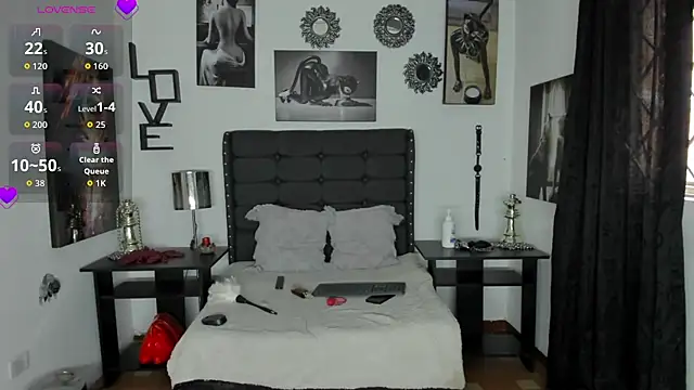 LunarisSmith online show from November 4, 7:06 pm