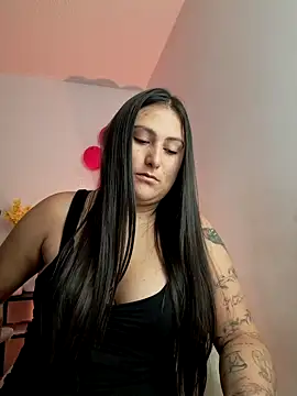 Snapshot of EmaTramel chatting on September 20, 12:43 pm EmaTramel online show from September 20, 12:43 pm