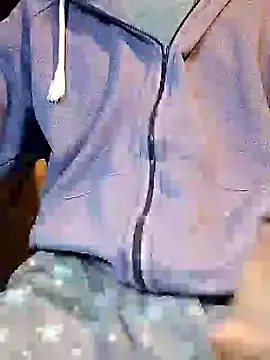 Snapshot of Elvergg1 chatting on January 12, 2:51 am Elvergg1 online show from January 12, 2:51 am