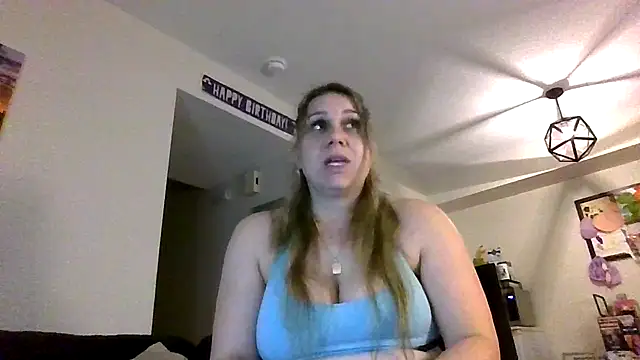 Snapshot of thedevinemama chatting on June 28, 3:02 am thedevinemama online show from June 28, 3:02 am