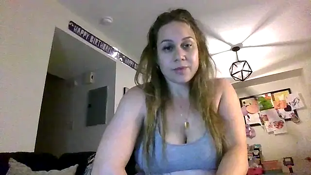 Snapshot of thedevinemama chatting on July 4, 2:51 am thedevinemama online show from July 4, 2:51 am
