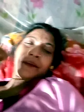 Snapshot of Savita992 chatting on March 3, 7:43 pm Savita992 online show from March 3, 7:43 pm