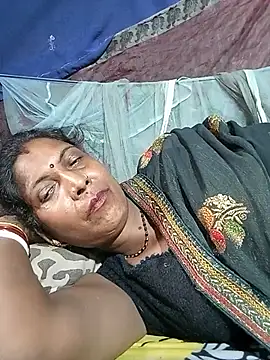 Snapshot of Savita992 chatting on July 17, 8:11 am Savita992 online show from July 17, 8:11 am