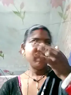 Snapshot of Savita992 chatting on February 21, 12:45 am Savita992 online show from February 21, 12:45 am