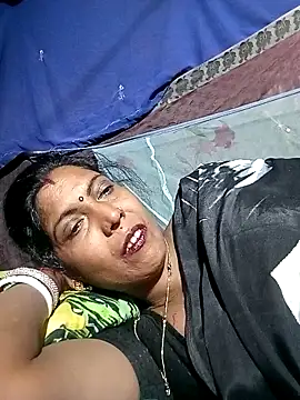 Snapshot of Savita992 chatting on February 28, 8:14 am Savita992 online show from February 28, 8:14 am