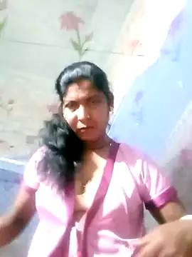 Snapshot of Savita992 chatting on February 21, 6:10 pm Savita992 online show from February 21, 6:10 pm