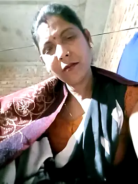 Snapshot of Savita992 chatting on February 9, 6:39 pm Savita992 online show from February 9, 6:39 pm