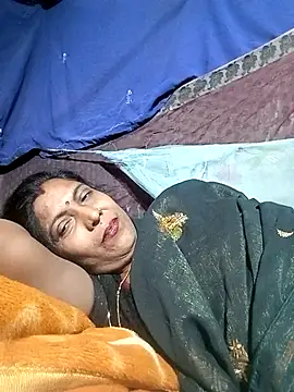 Snapshot of Savita992 chatting on March 1, 8:25 am Savita992 online show from March 1, 8:25 am