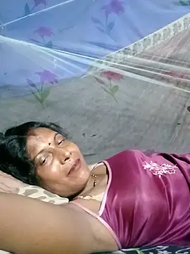 Snapshot of Savita992 chatting on July 7, 7:28 pm Savita992 online show from July 7, 7:28 pm