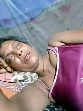 Snapshot of Savita992 chatting on July 12, 7:26 pm Savita992 online show from July 12, 7:26 pm