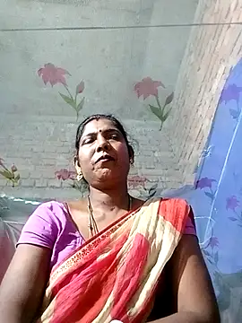 Snapshot of Savita992 chatting on February 17, 7:44 pm Savita992 online show from February 17, 7:44 pm