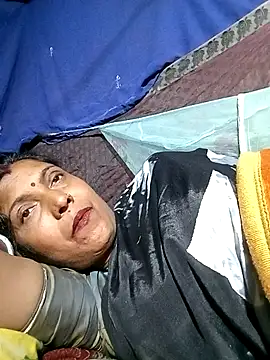 Snapshot of Savita992 chatting on February 12, 2:06 pm Savita992 online show from February 12, 2:06 pm