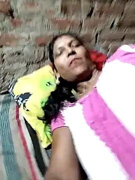 Snapshot of Savita992 chatting on September 13, 10:21 pm Savita992 online show from September 13, 10:21 pm