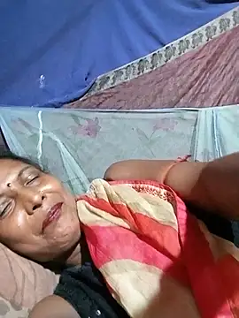 Snapshot of Savita992 chatting on July 8, 8:59 am Savita992 online show from July 8, 8:59 am