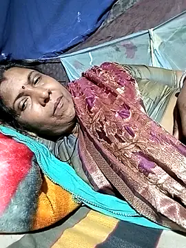 Snapshot of Savita992 chatting on February 6, 11:50 am Savita992 online show from February 6, 11:50 am