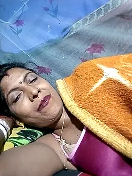 Snapshot of Savita992 chatting on February 28, 8:19 pm Savita992 online show from February 28, 8:19 pm