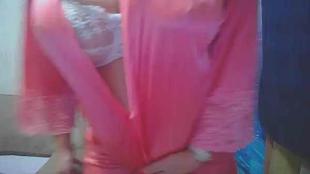 Snapshot of VicunaCool chatting on November 21, 1:43 pm VicunaCool online show from November 21, 1:43 pm