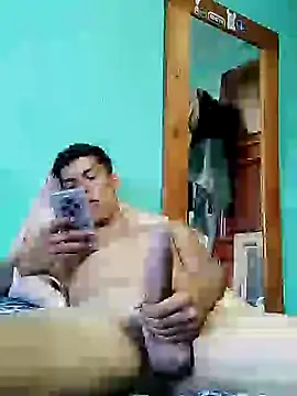 frankitocam4 online show from February 8, 10:29 pm