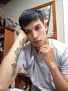 frankitocam4 online show from December 5, 2:15 pm