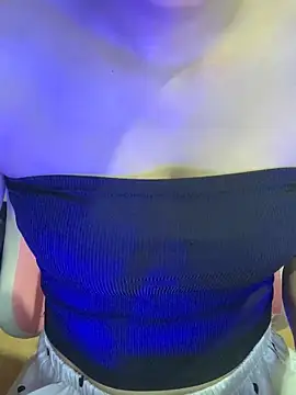 Linhtruong  online show from April 13, 1:53 am