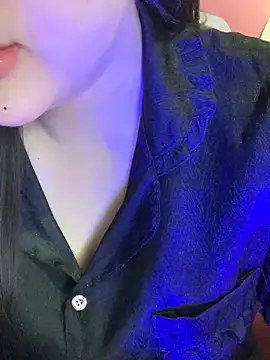 Linhtruong  online show from April 8, 1:18 am