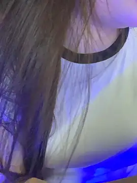 Linhtruong  online show from April 11, 4:20 am