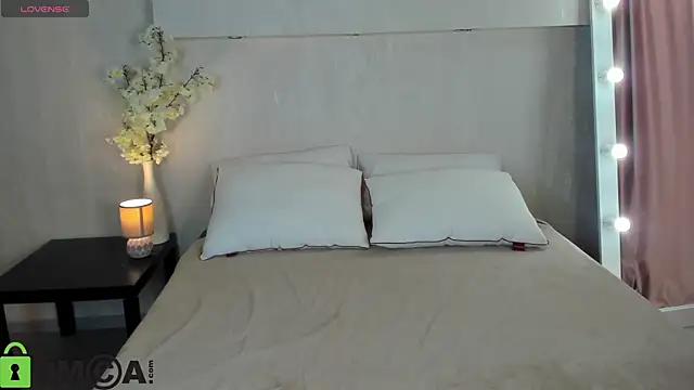 Adelina Bliss online show from May 4, 9:45 am