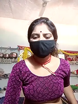 Snapshot of Daisygirl9 chatting on September 15, 8:15 am Daisygirl9 online show from September 15, 8:15 am