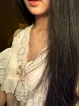 Nhinhi18 online show from April 10, 3:41 pm