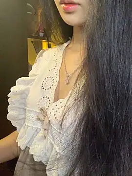 Nhinhi18 online show from April 14, 3:17 pm