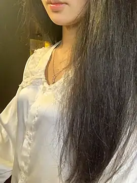 Nhinhi18 online show from March 26, 3:32 pm