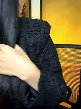 Snapshot of Nhinhi18 chatting on January 16, 3:49 pm Nhinhi18 online show from January 16, 3:49 pm