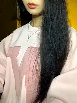 Nhinhi18 online show from November 17, 3:05 pm