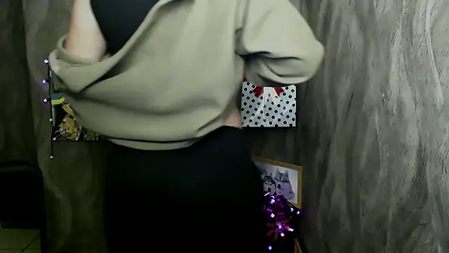 Snapshot of Linda_S_ chatting on November 22, 1:54 pm Linda S online show from November 22, 1:54 pm