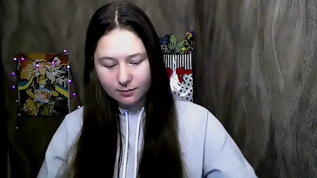 Snapshot of Linda_S_ chatting on December 1, 11:11 am Linda S online show from December 1, 11:11 am