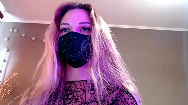 Iris lave online show from April 13, 2:43 pm