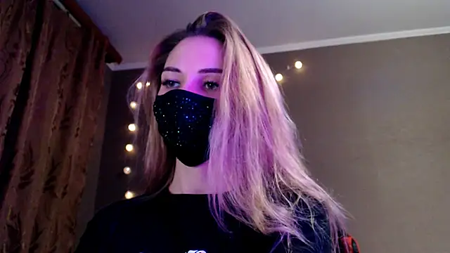 Iris lave online show from December 3, 4:06 pm