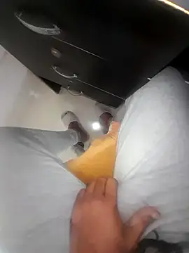 hackyourpussyxh online show from December 2, 3:07 am