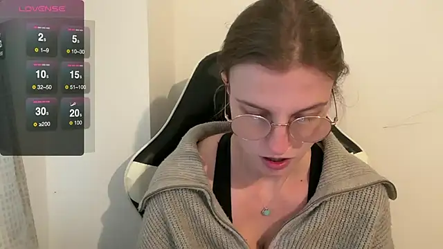 BustyKellyXXX online show from November 26, 3:34 pm