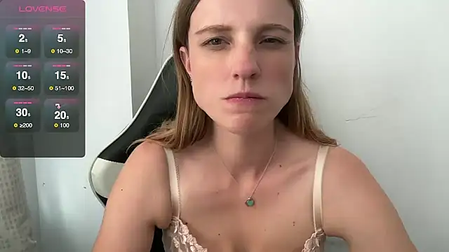 Snapshot of BustyKellyXXX chatting on September 30, 1:39 pm BustyKellyXXX online show from September 30, 1:39 pm