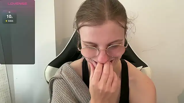 BustyKellyXXX online show from November 11, 10:10 am