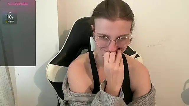 BustyKellyXXX online show from November 27, 10:05 am