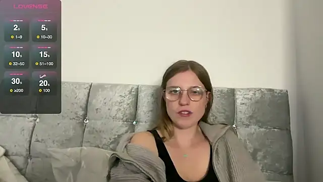 Snapshot of BustyKellyXXX chatting on September 28, 7:10 pm BustyKellyXXX online show from September 28, 7:10 pm
