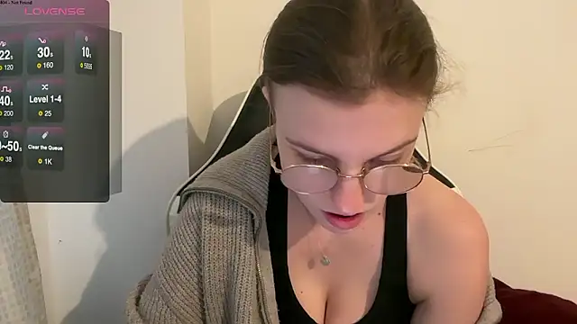 BustyKellyXXX online show from January 13, 9:02 am