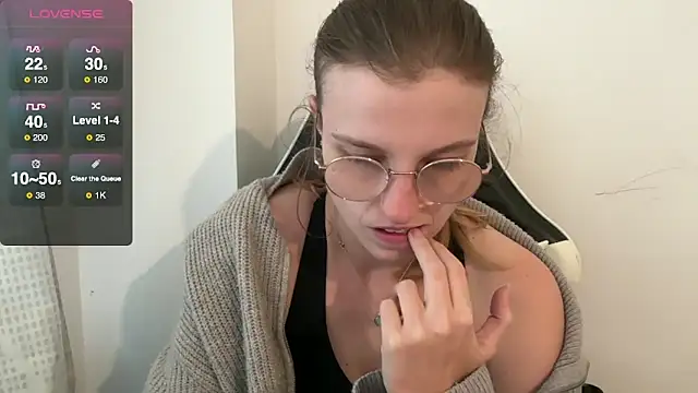 BustyKellyXXX online show from November 5, 1:25 pm