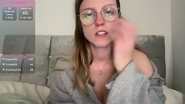 BustyKellyXXX online show from March 31, 6:43 pm
